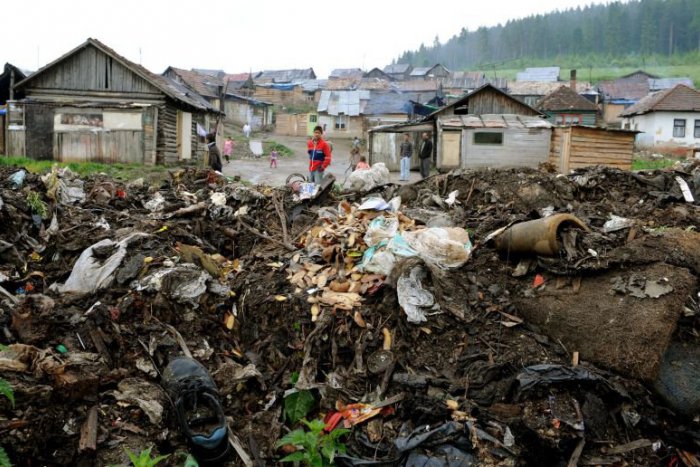 Ilustračný obrázok k článku Obce s rómskymi komunitami budú môcť odstrániť čierne skládky odpadu