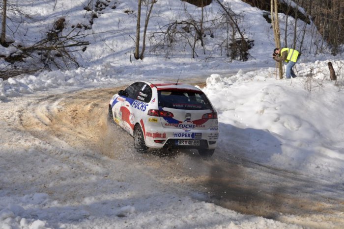 Ilustračný obrázok k článku Ľadové peklo vo videu: Jazdci rally si to rozdali na snehu!