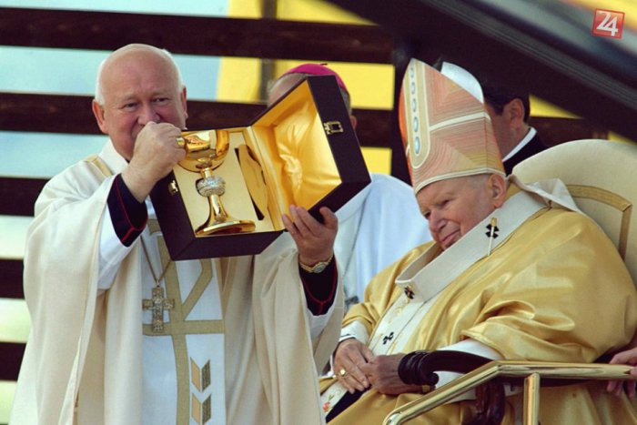 Ilustračný obrázok k článku UNIKÁTNE FOTO: Pred dvanástimi rokmi bol Gemer hore nohami, zavítal k nám pápež!